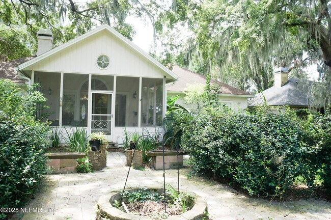 Building Photo - 135 Blake Ave