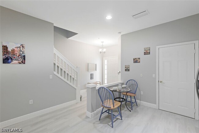 Building Photo - 836 Hampton Cir