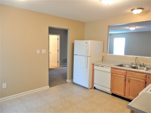 Building Photo - 9684 Thomas Ln