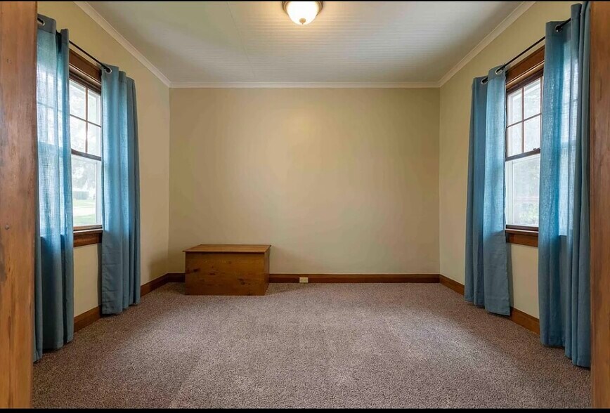 2nd livingroom - 1215 Mount Pleasant St