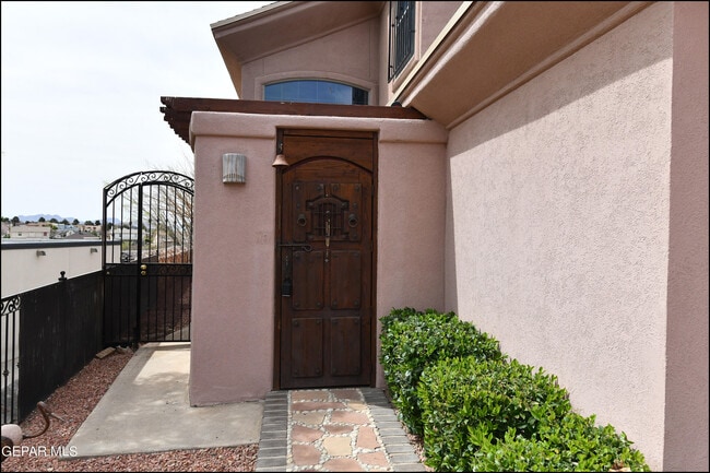 Building Photo - 7318 Corona Del Sol Dr