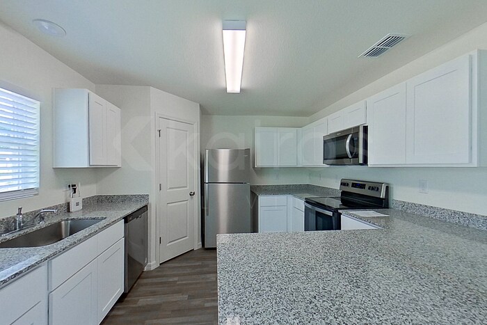 Building Photo - 21262 Quesada Ave