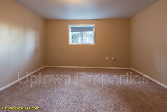 Building Photo - 12025 SW 64th Ave