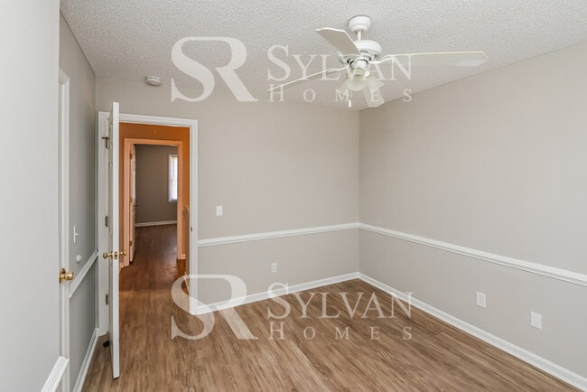 Building Photo - Lovely 3BR Colonial with Attached Garage!