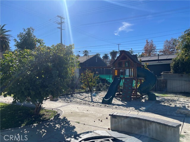 Building Photo - 1188 W Cypress Ave