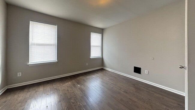 Building Photo - Modern 3-Bed, 1.5-Bath Rental with Updated Finishes