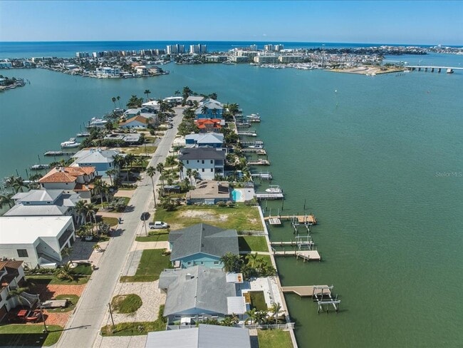 Building Photo - 828 Bay Point Dr