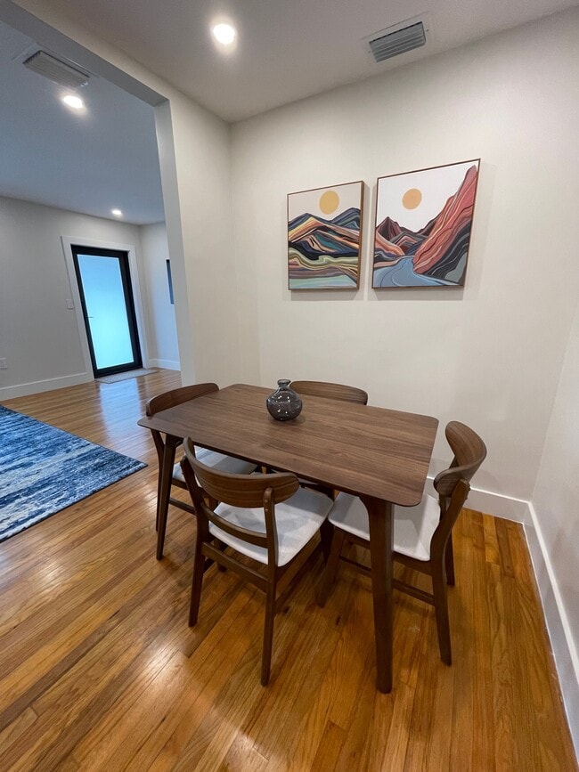 Building Photo - 2100 SW 31st Ave