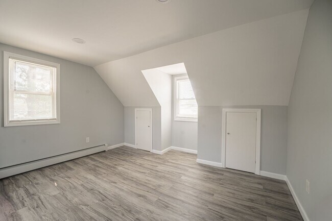Building Photo - 183 Commack Rd
