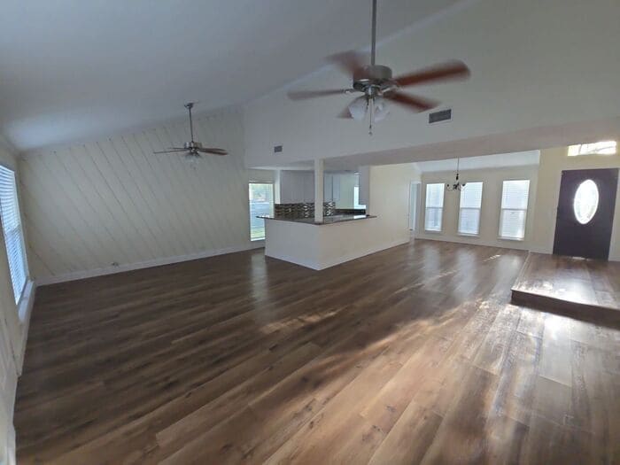 Building Photo - 2102 Gray Falls Dr