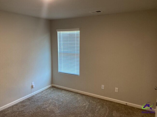 Building Photo - 119 River Birch Ln