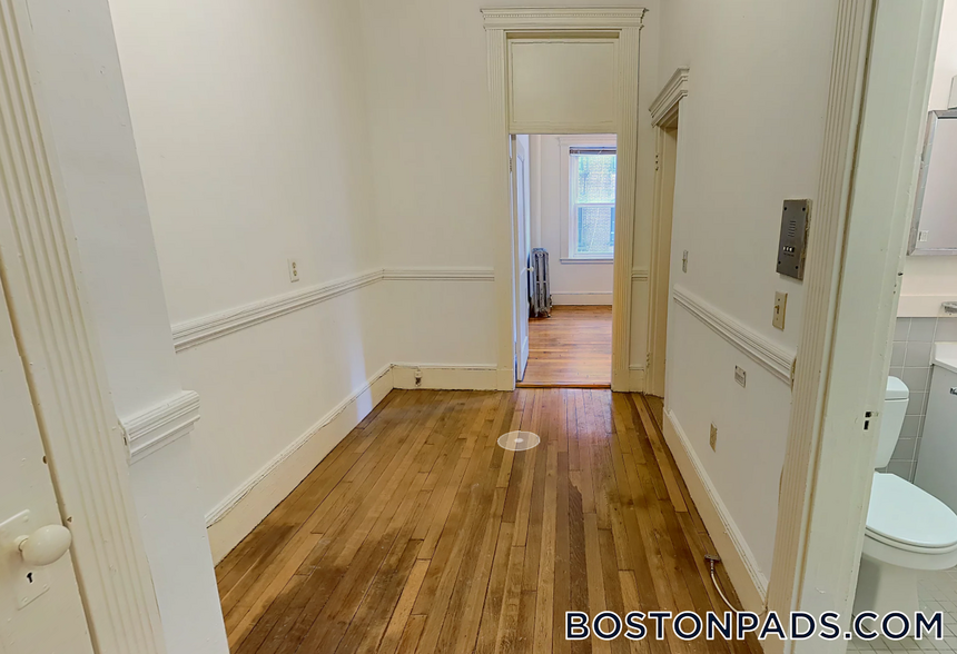 Building Photo - 24 Westland Ave