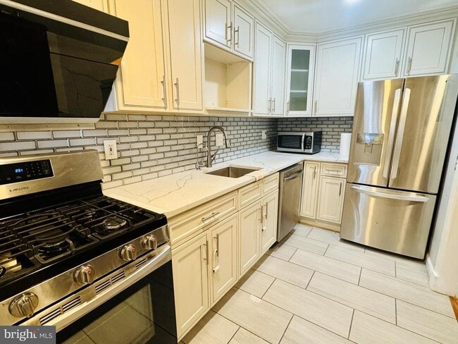 Building Photo - 4118 Buena Vista Ave