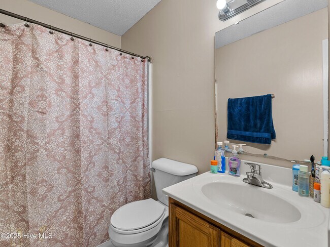 Building Photo - 401 Cherry Ct