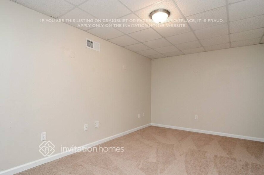 Building Photo - 295 Claremont Dr
