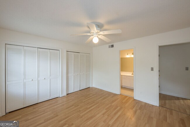 Building Photo - 9070 Cobbler Ct