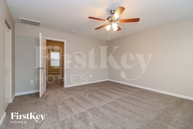 Building Photo - 180 Fieldspar Ln