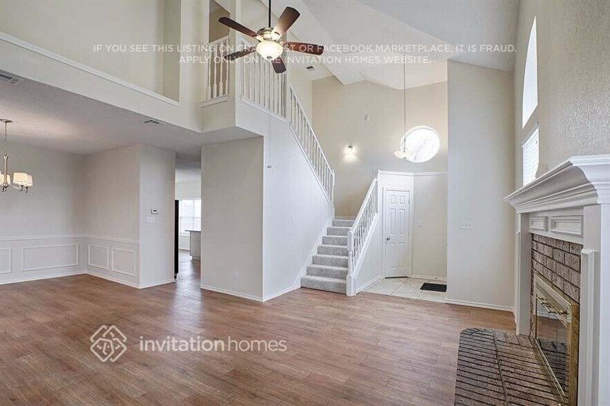 Building Photo - 2259 Meadowstone Dr