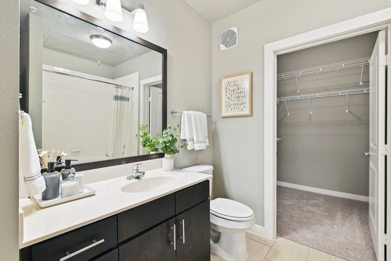 Spacious Bathroom - Moda Apartments