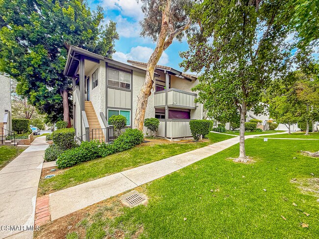 Building Photo - 1346 E Hillcrest Dr