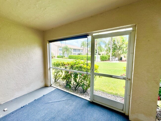Building Photo - ** BRADSTROM VILLAGE ** 3 BED / 2 BATH CON...