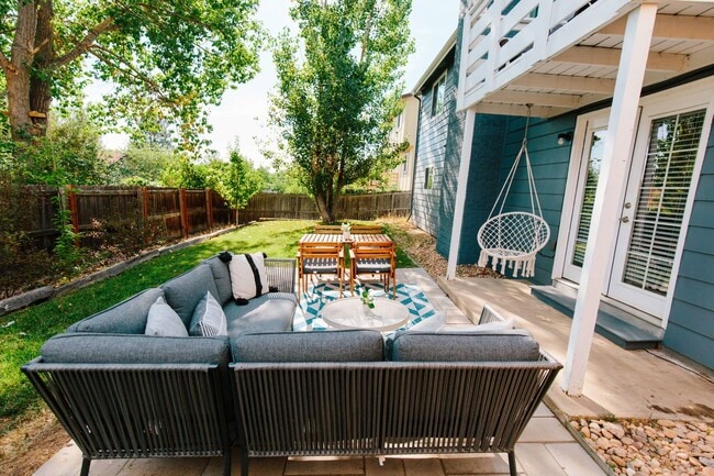 Building Photo - Charming 5-Bedroom Home in Club Crest