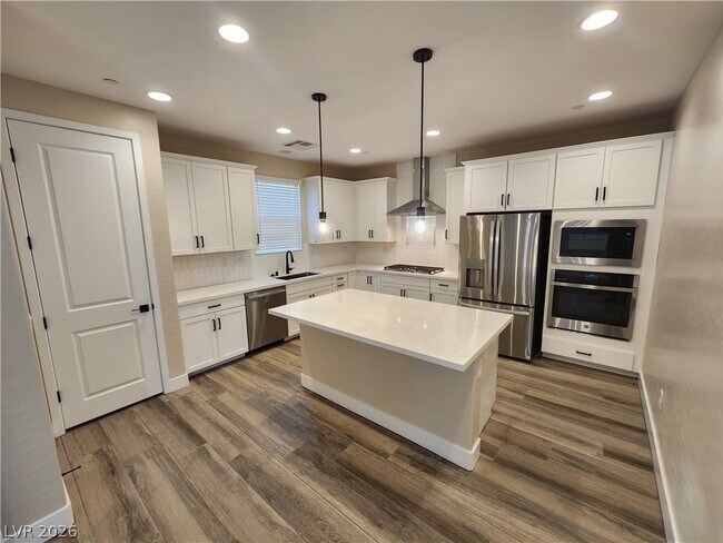 Building Photo - 2209 Fish Hawk St