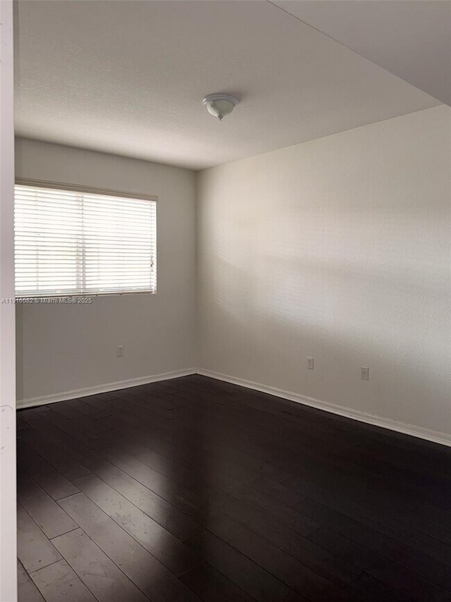 Building Photo - 8899 NW 107 Ct