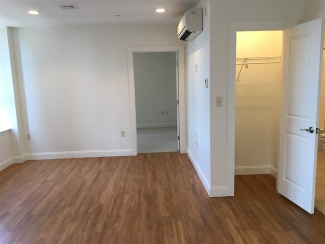 Building Photo - 875 Elm St