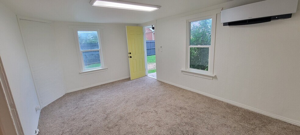 Building Photo - 259 E Coatsville Ave
