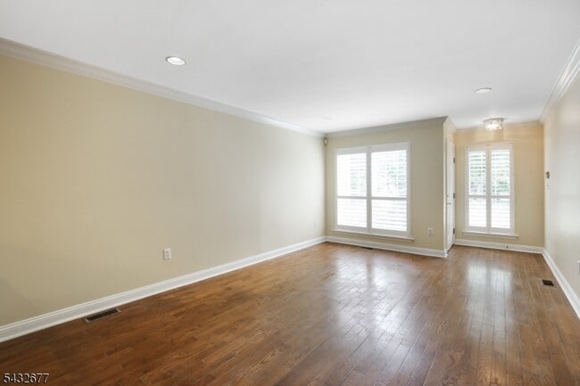Building Photo - 8 Hopkinson Ct
