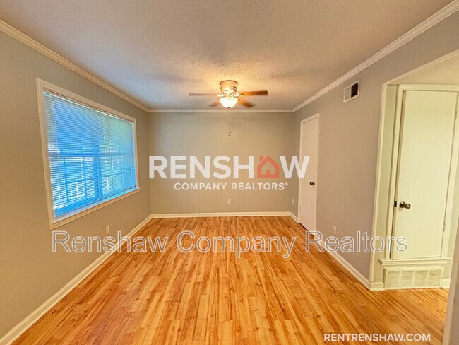 Building Photo - 6436 Macon Rd