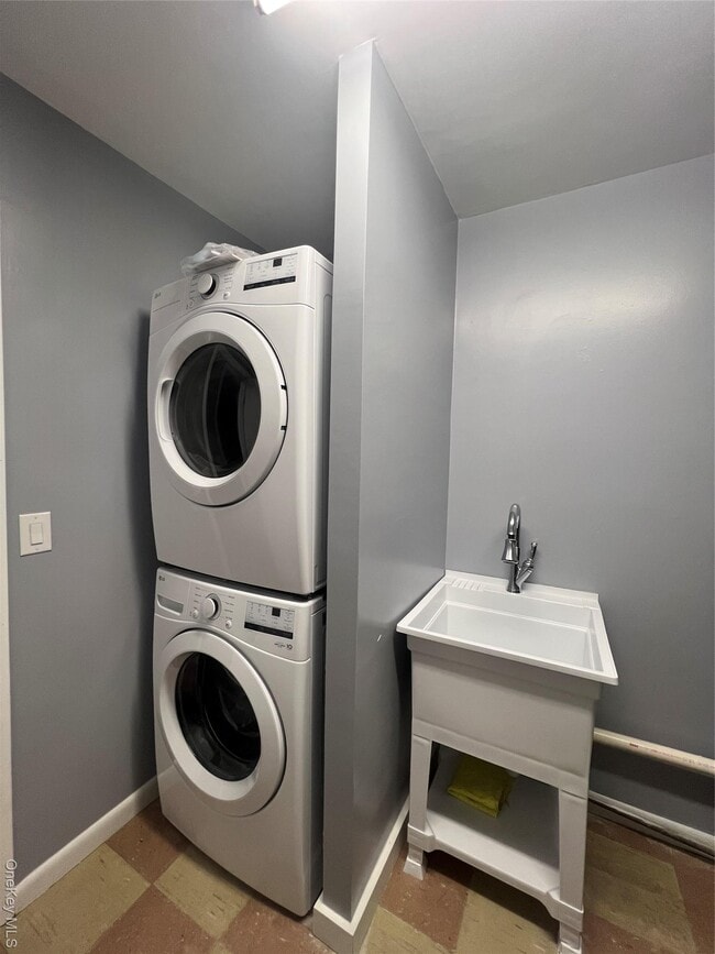 Building Photo - 60 Sunflower Dr