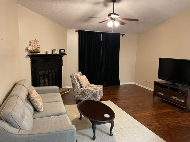 Living Room - 6610 Willow Pointe NW