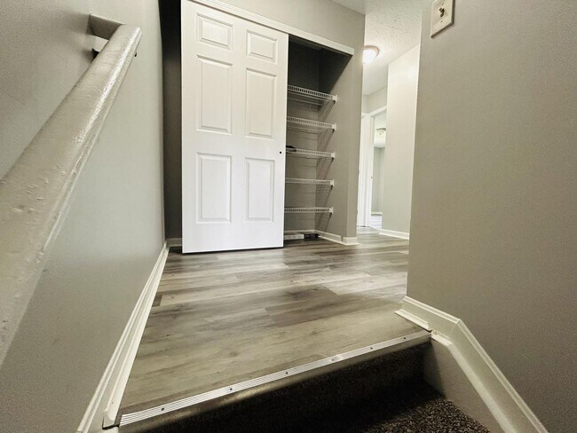 Building Photo - 13-15 Shenandoah Dr.