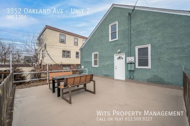 Building Photo - Charming 3Bed/2Bath Unit in South Minneapolis