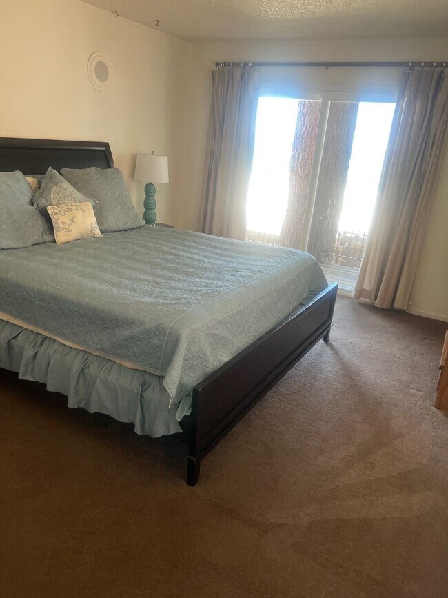 Building Photo - Chateau Du Lac condo available with Lakefront views and communty pool! A must see! Avail. for lon...