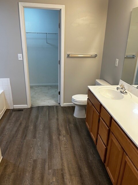 Building Photo - 7545 Mansion Cir