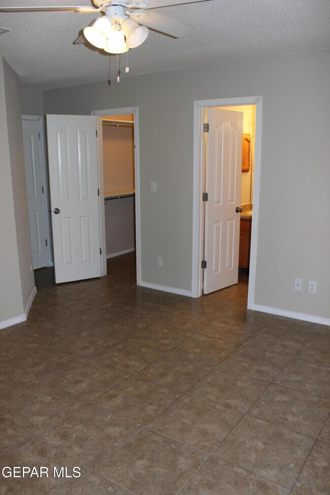 Building Photo - 13978 Vaquero Rock Dr