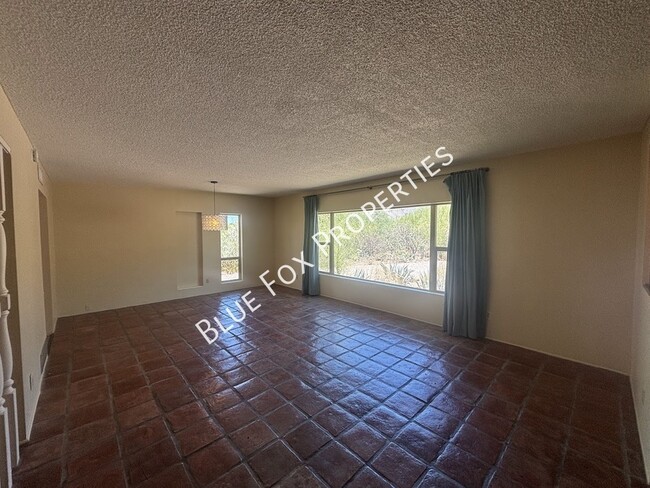 Building Photo - 6521 N Calle Padre Felipe