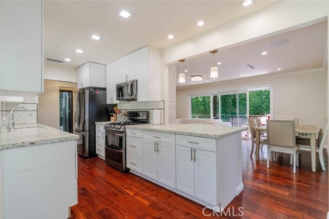 Building Photo - 660 Woodbury Rd