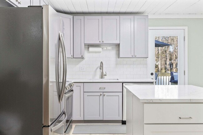 Building Photo - 430 Yaupon Ave