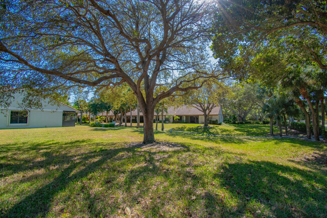 Building Photo - 496 Hardwood Pl