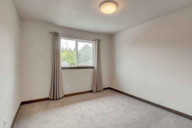 Building Photo - 2 bed 2 Bath Pet Friendly Condo in Summerw...