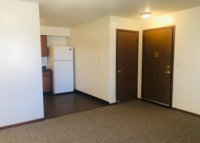 Building Photo - 1127 S Linn St