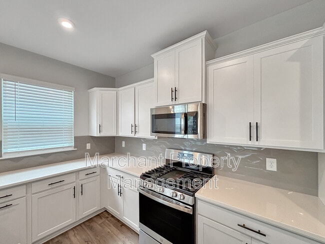 Building Photo - 137 Gervais Cir