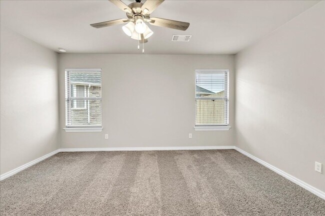 Building Photo - Adorable Brand New NE Edmond