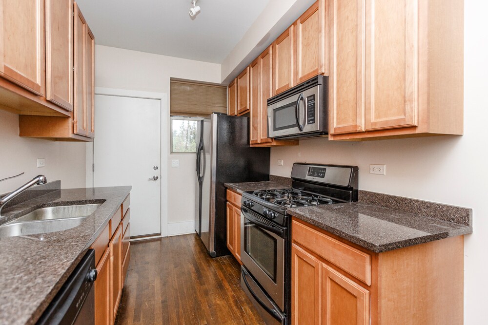 Building Photo - 3453 N Wolcott Ave