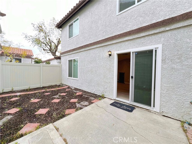 Building Photo - 24232 Sylvan Glen Rd