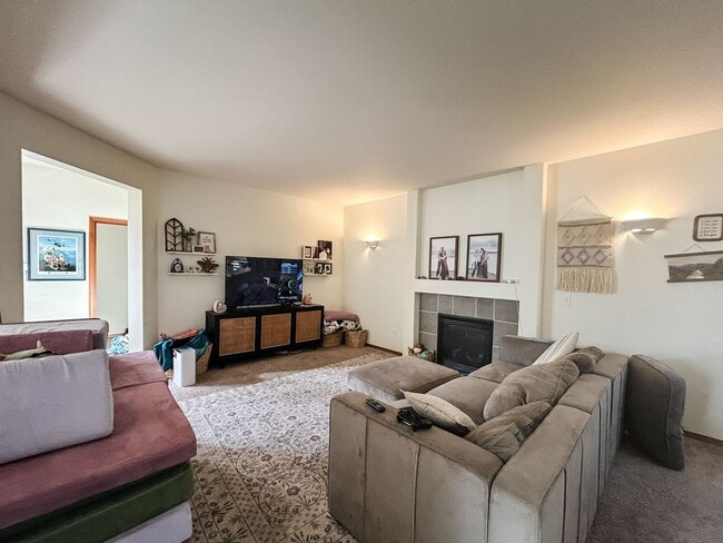 Building Photo - 3BD 2.5BA in LSSD